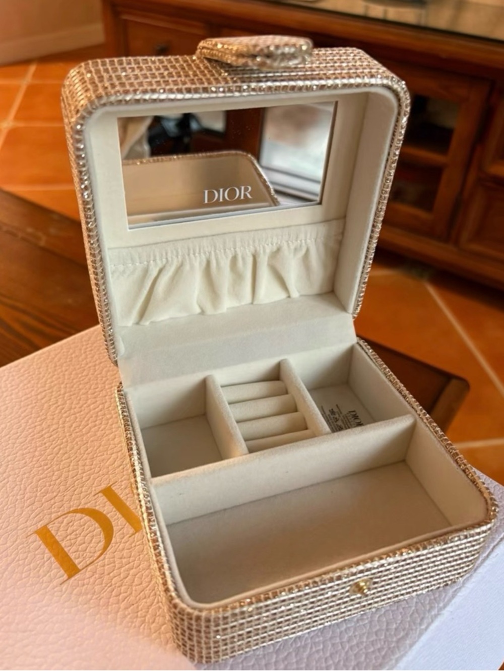 Dior Beauty Holiday Gold Jewelry Case - Picture 3 of 7